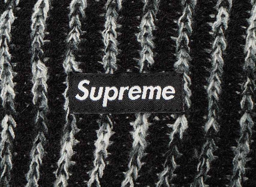 Supreme Радужная шапка крупной вязки Черная