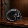 Современная готическая атмосфера Предметы 3D-печатный череп с козлиными рогами Украшение, Рогатый баран Дьявол Модные статуэтки для книжной полки Череп, Хэллоуин Темный настольный декор