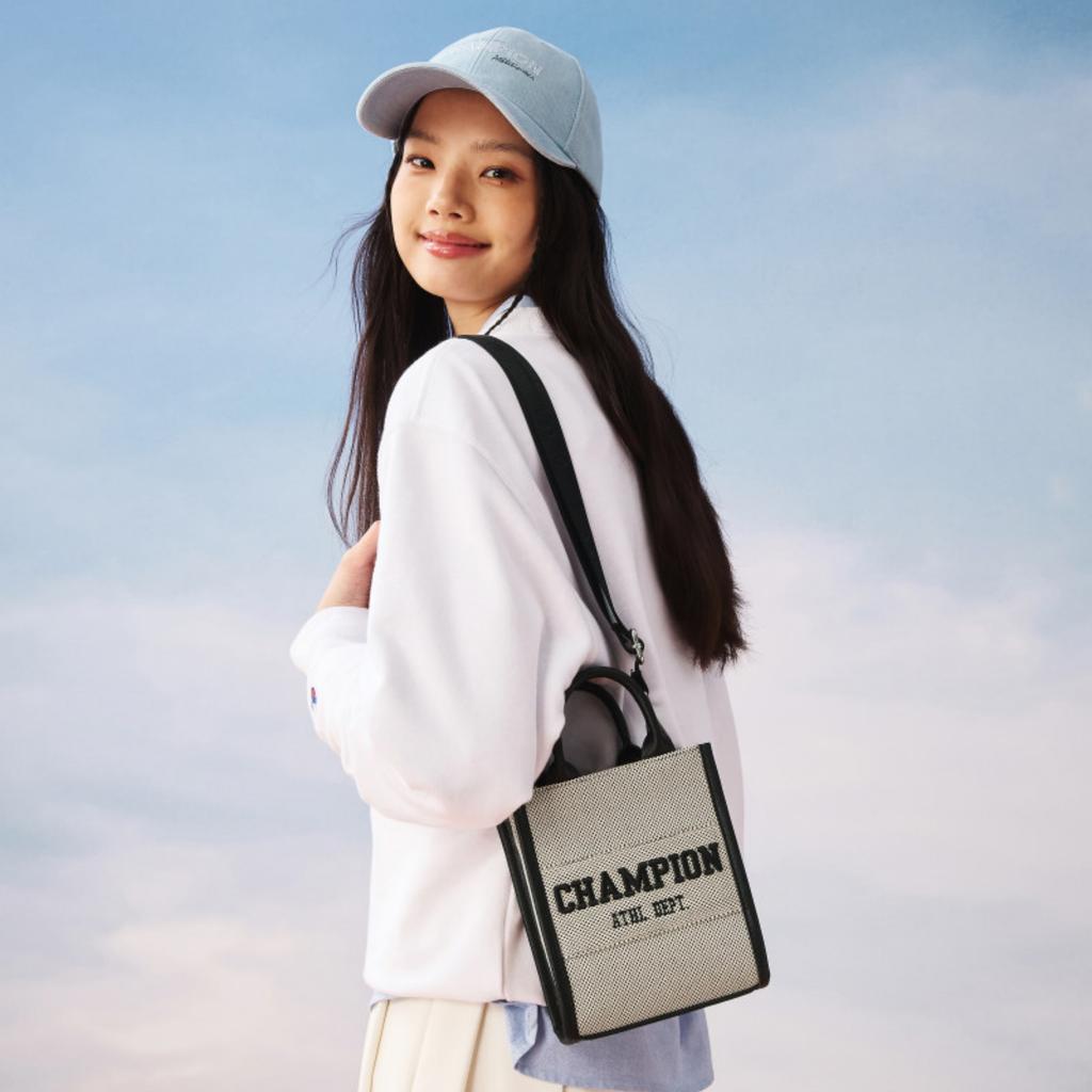 Champion Campus Phone Tote Casual Fashion Simple Color Block Retro Classic Logo Tote Bag Small Unisex Tote Bag U5AACPU27