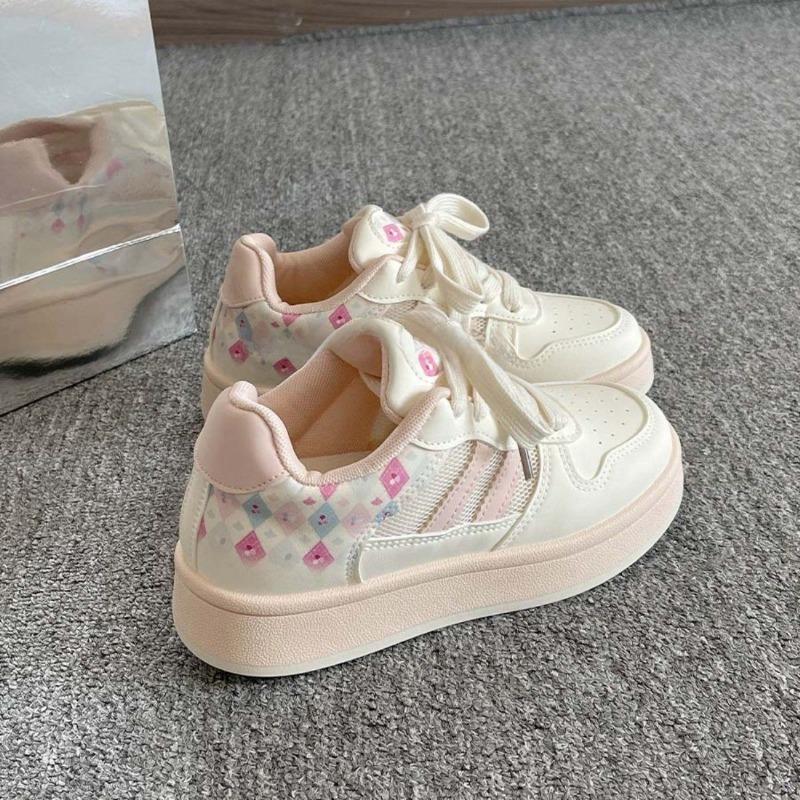 Женские туфли-хлебцы, нишевый стиль дофамин, цветовая гамма, трендовые летние новинки, универсальные повседневные студенческие кеды