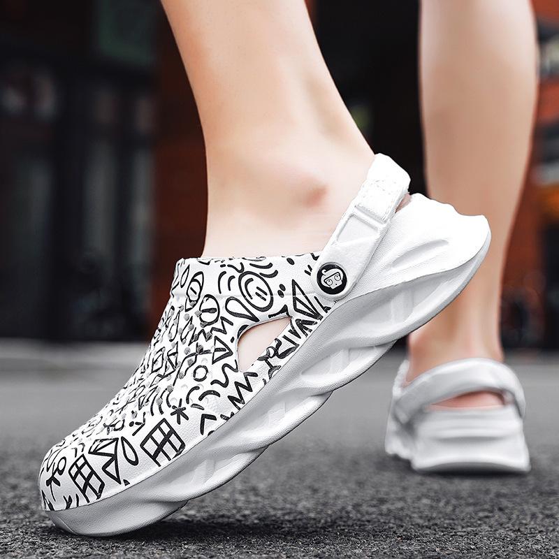 2024 сандалии мужские трендовые корейская версия одежда для отдыха пляжная обувь мужская индивидуальность новая обувь с отверстиями мужские тапочки мужские летние