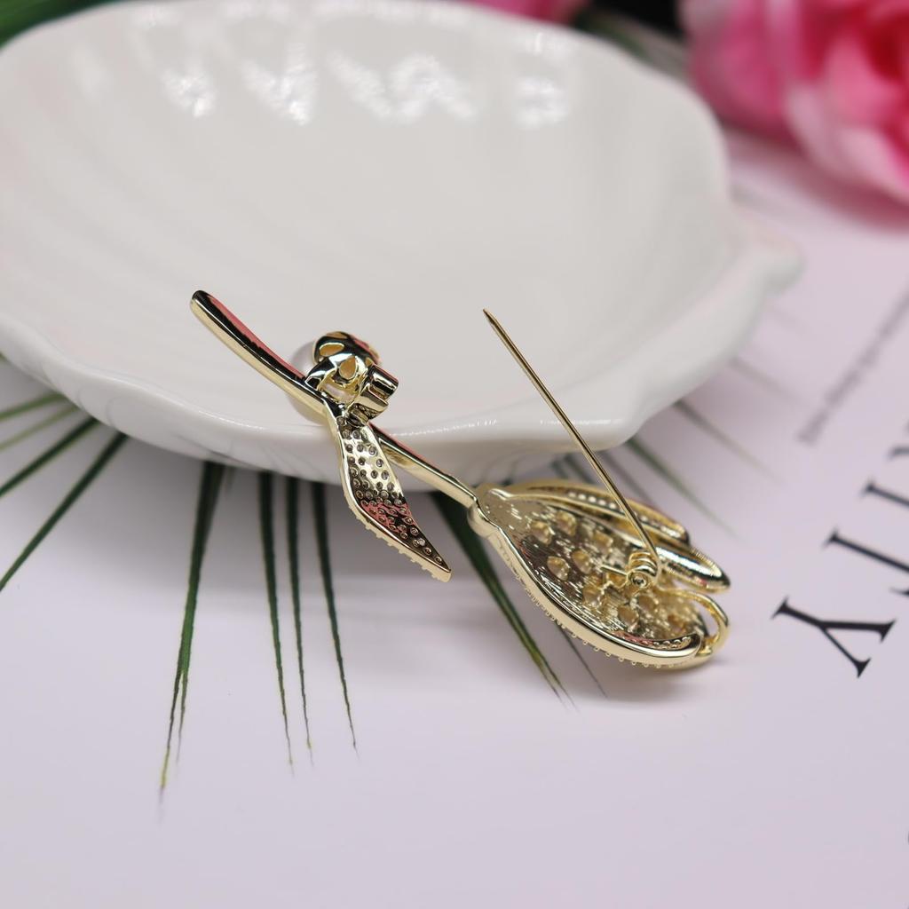 Брошь-тюльпан из пресноводного жемчуга, корсаж из натуральной морской ракушки и циркона. Подарок для женщины на вход. В комплекте с подарочным футляром. Церемонии, выпускные,