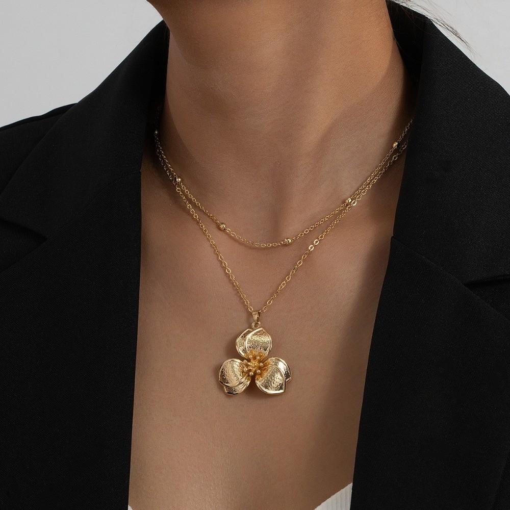 Golden Flower Pendant Necklace Dopamine Style Wrinkled Choker New Jewelry Accessories Gift