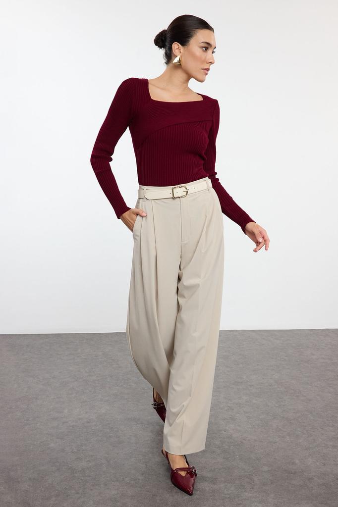 Женский элегантный свитер цвета экрю с квадратным воротником, трикотажный свитер