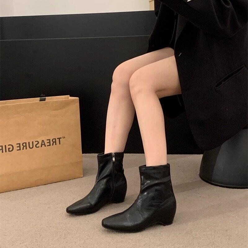 French retro suede inner height increase thin naked boots women's autumn and winter new short Martin boots simple and versatile small short boots
