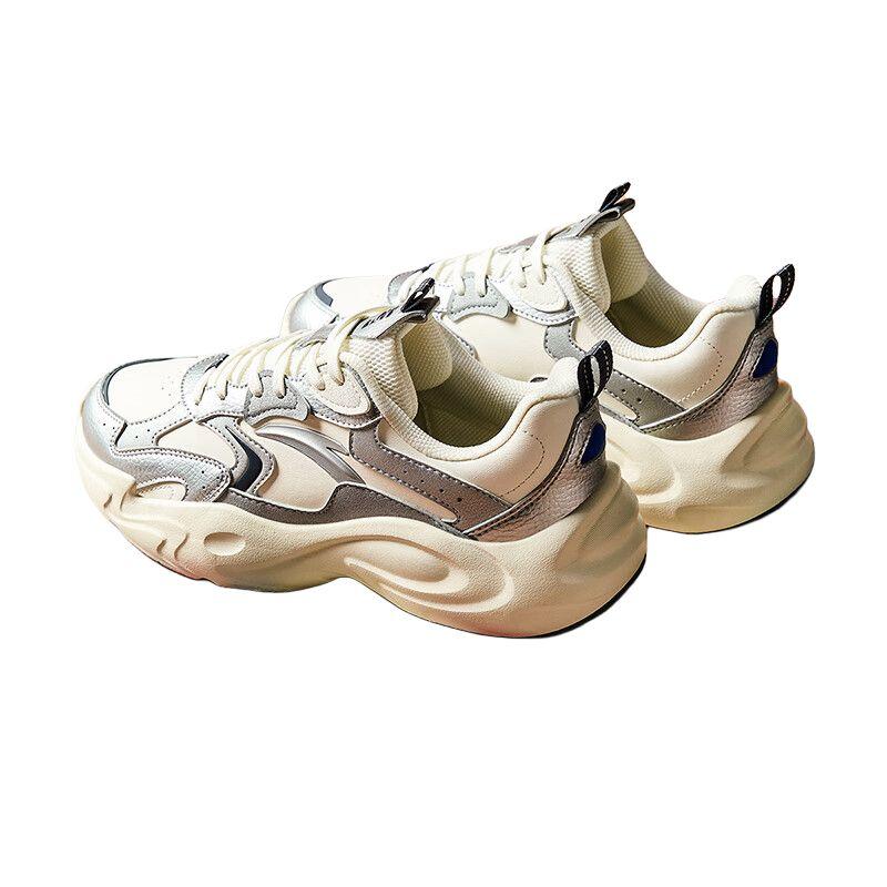 Anta Женские кроссовки Xingfeng Retro Y2K Chunky Dad Shoes Цвет: внебело-серебристо-серый, кремовый. Артикул: 922448810-4