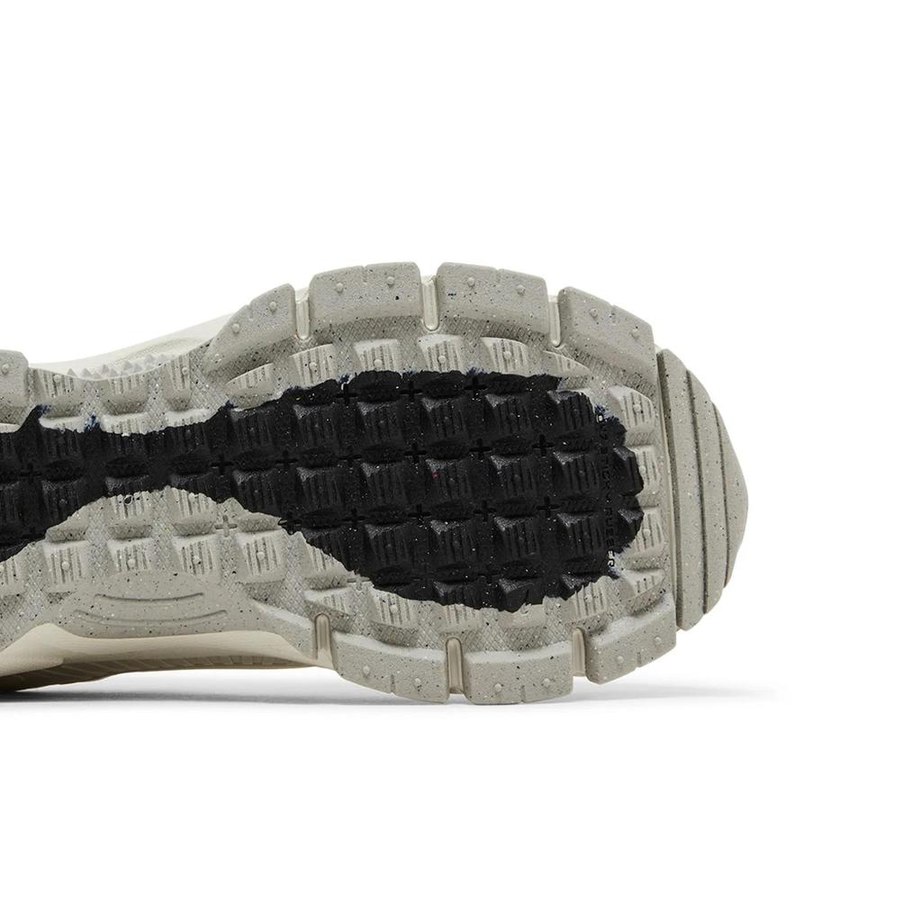 Nike Womens Zoom Vomero Roam 'Summit White' (women's sizes) Summit White / Light Bone / Light Iron Ore / Summit White Running Shoes HV6410 100