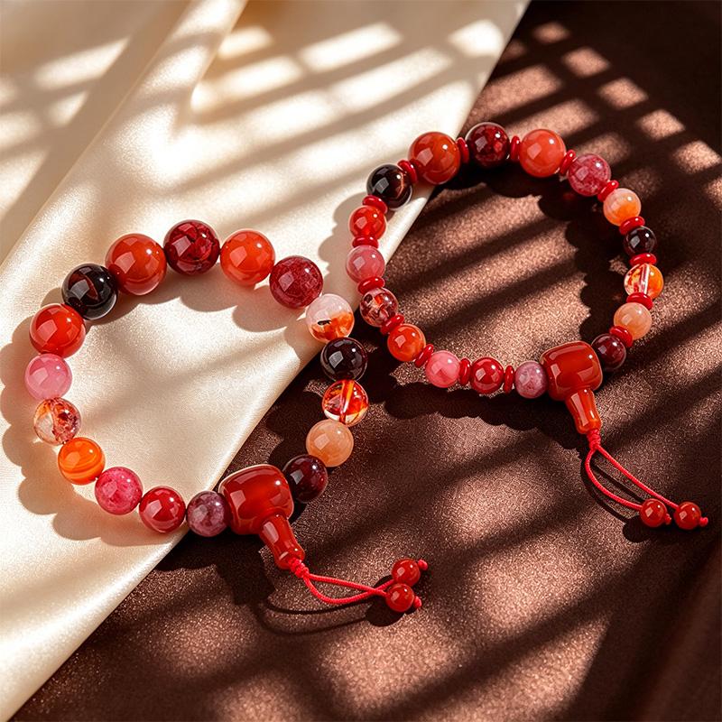 Oem/Odm Service Trendy Ball Shape Natural Crystal and Rhinestone Beaded Unisex Strand Bracelet for Gifts