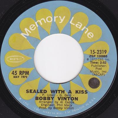 7-дюймовая пластинка BOBBY VINTON - Sealed With A Kiss / Ev'ry Day Of M 152319 Epic US Rock Б/у