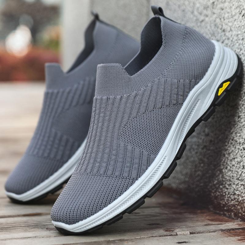 2025 лето новая повседневная мужская обувь на одной педали, носки, обувь для ходьбы с широким голенищем для пожилых людей, нескользящая обувь для ходьбы, обувь для внешней торговли