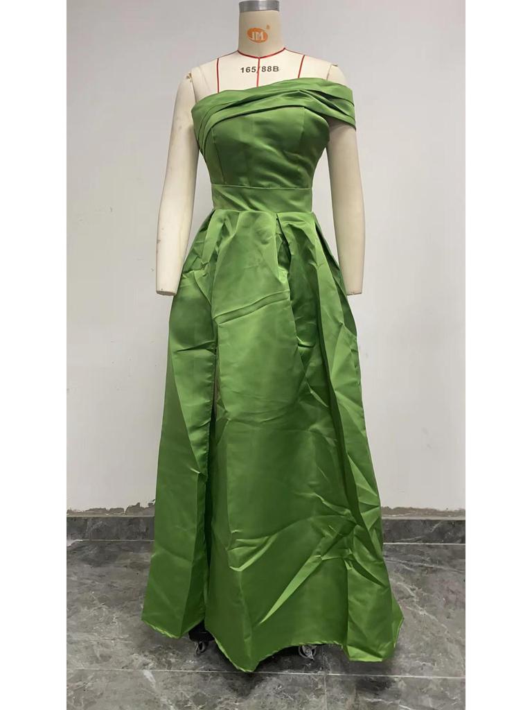 Зеленое атласное вечернее платье на одно плечо с высоким разрезом - идеально для вечеринок и дней рождения