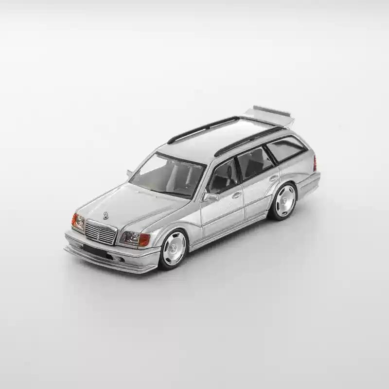 Mortal 1:64 Mercedes-benz S124 T Modeii Evo2 Clay Pot Travel Series Simulation Alloy Miniature Diecast Car Model Custom Toy Gift