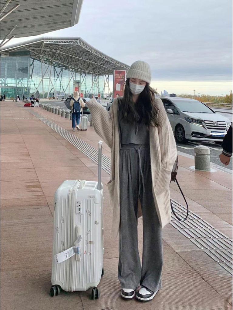 Women's Mid-Length Hooded Knit Cardigan with Pockets - Autumn/Winter Loose Fit Sweater Coat