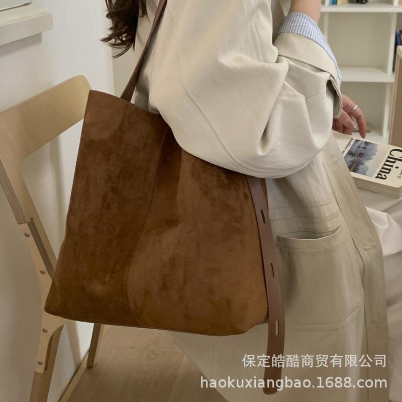 Large-capacity commuter tote bag 2025 autumn and winter new trendy fashion versatile shoulder bag women's mother bucket bag
