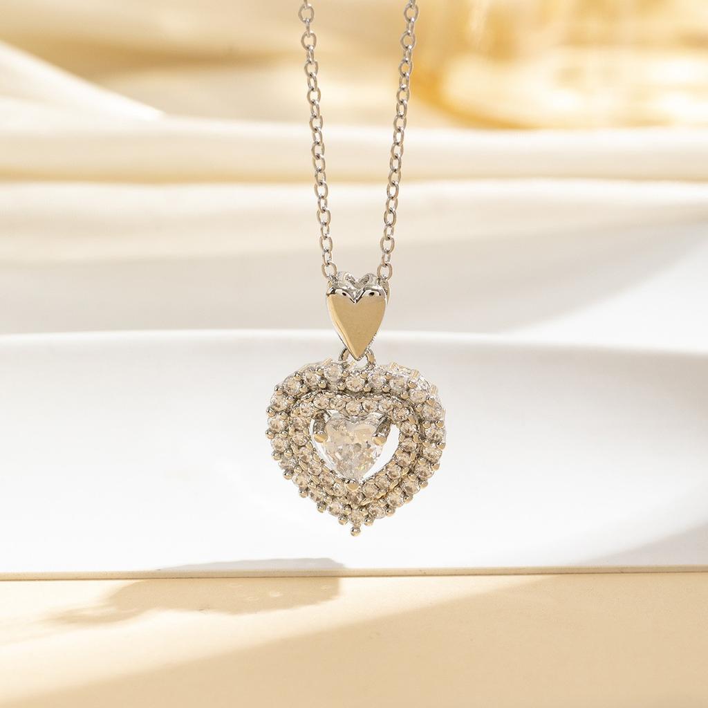 Small Heart Zircon Pendant Necklace For Women Minimalist Fashion Collarbone Chain Dainty Love Design