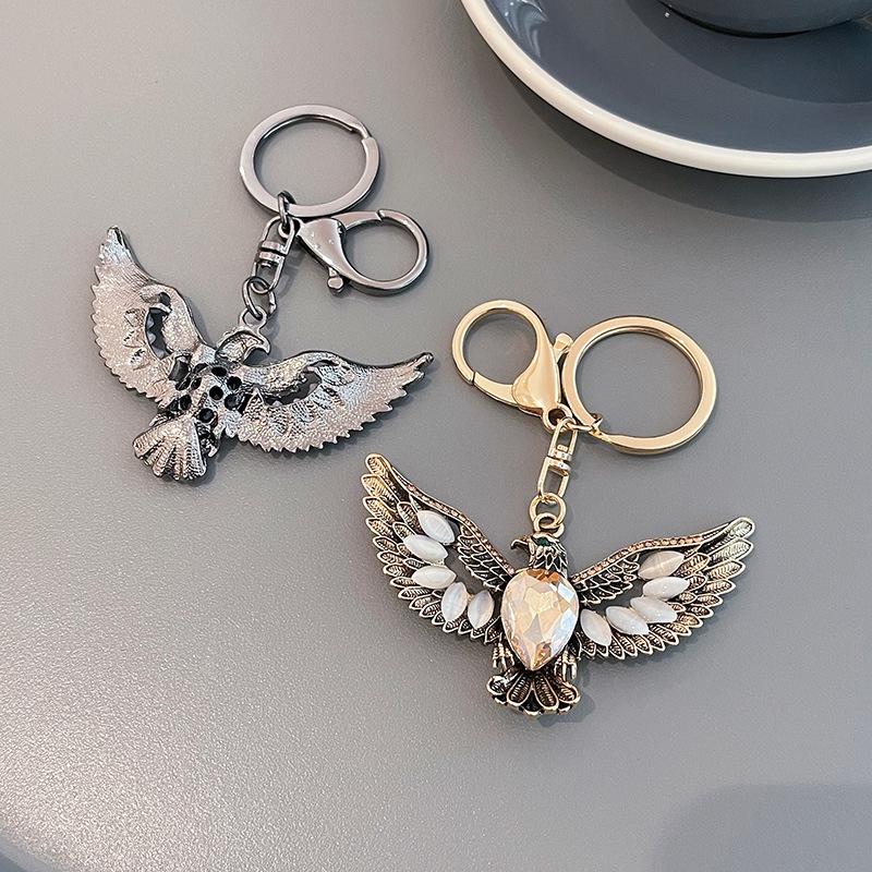 Creative Eagle Spread Its Wings and Fly Retro Keychain for Unisex Car Key Chain Accessories Ornaments Key Pendant