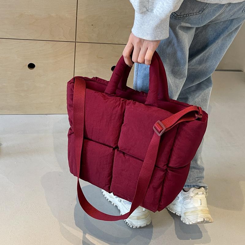 Сумка через плечо для женщин, весенняя мода, хлопковая подбитая сумка, большая вместимость, стеганая сумка-тоут