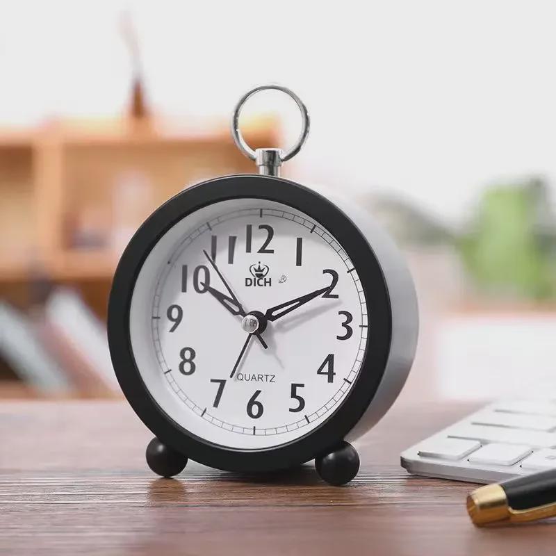 5-дюймовый бесшумный ретро-металлический будильник: Настольные часы в европейском стиле для гостиной или спальни