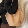 Niche Woven Pattern Tote Bag Women's 2025 New Large-capacity Casual Versatile Commuter Shoulder Armpit Bag