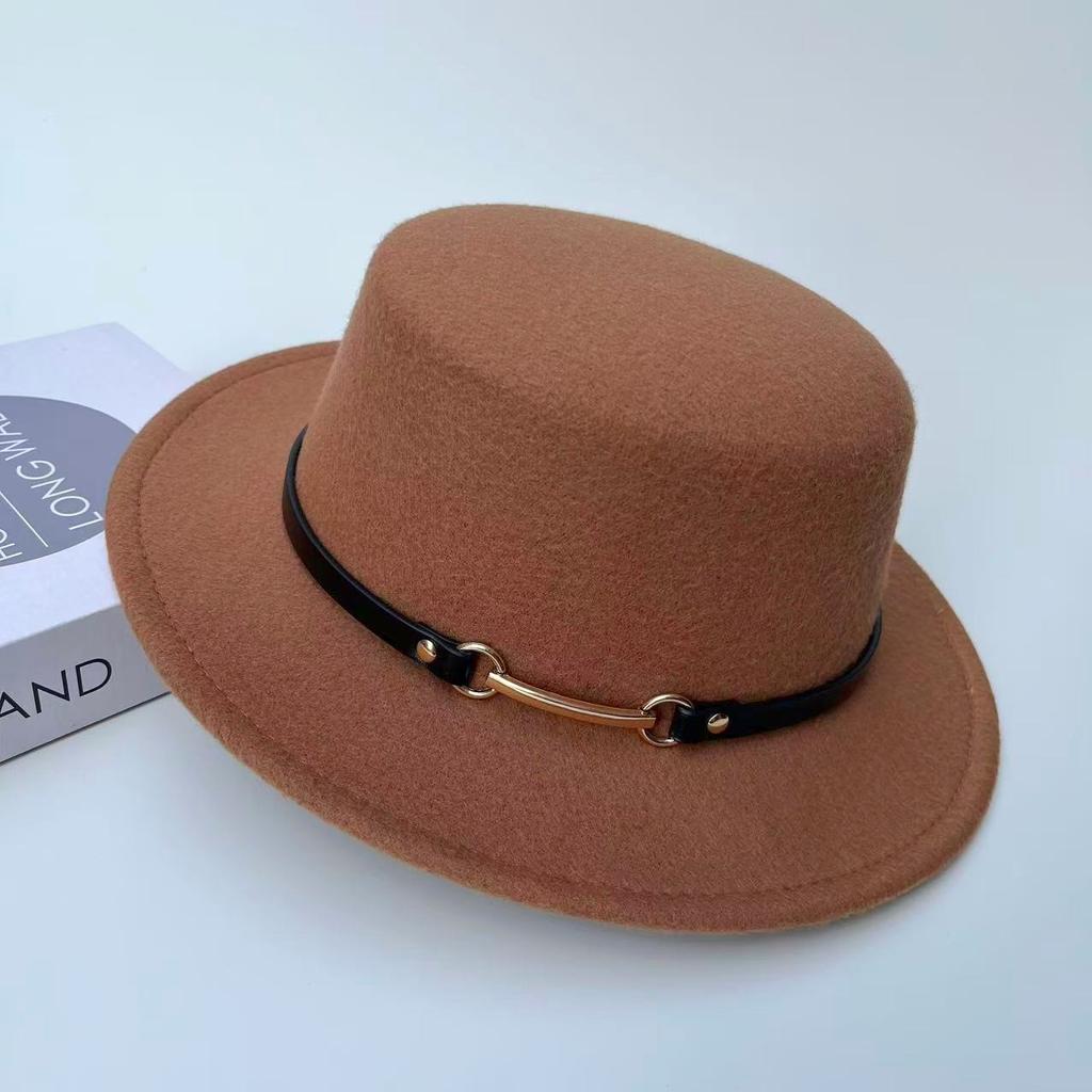Autumn and winter flat top woolen top hat female French Hepburn style fashionable retro face small belt buckle versatile British top hat