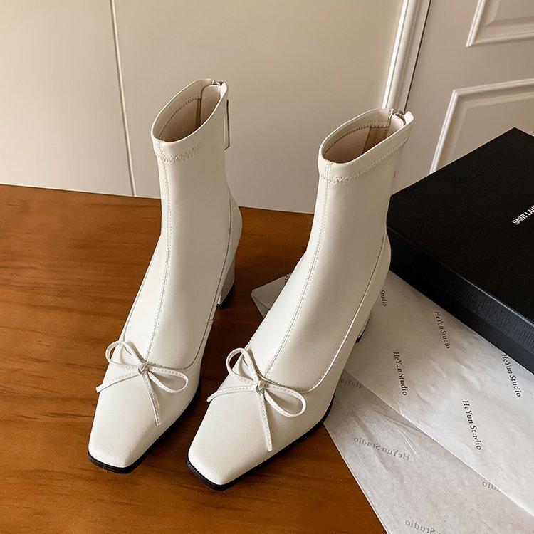 Ботильоны-чулки эластичные с бантом 2025 Осень Новые Бежевые Ботильоны-чулки Квадратный носок Задняя молния Высокий каблук Короткие ботильоны Женские