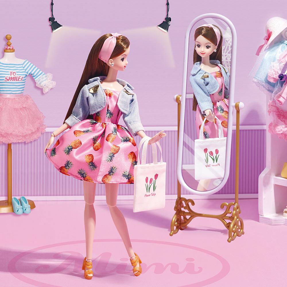 [Mimi World Official] Семнадцатилетняя Мими — фотомодель в магазине одежды, работающая неполный рабочий день. Популярные корейские игрушки-персонажи