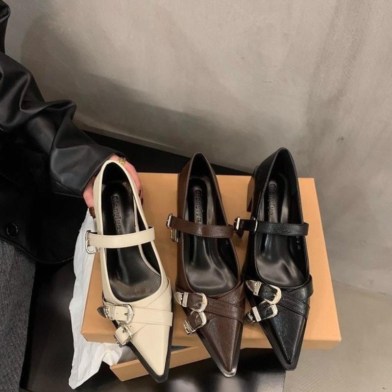 Весна-лето Новые женские туфли-лодочки с острым носком, декоративной пряжкой, черным мелким ремешком сзади, средний каблук, одинарные туфли для женщин 2024