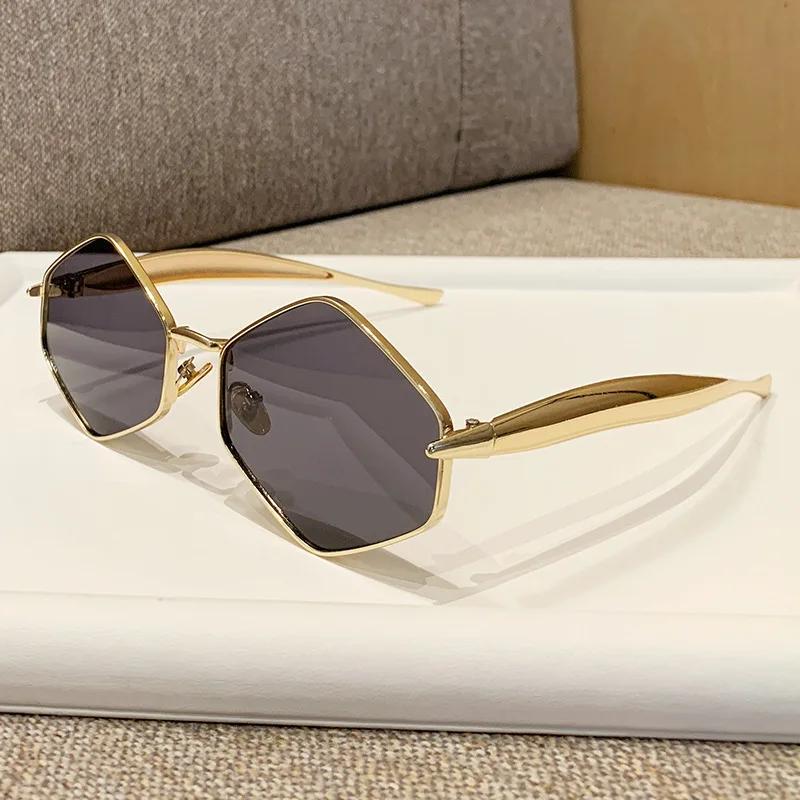 New y2k Vintage Rhombus Sunglasses Women For Men Luxury Brand Designer Sun Glasses Punk Popular Outdoor Travel Sexy Shades UV400