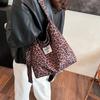 Леопардовый принт 2025 новая осенне-зимняя повседневная сумка-тоут популярного стиля, большой вместимости, на одно плечо, модный тренд, подмышечная женская сумка