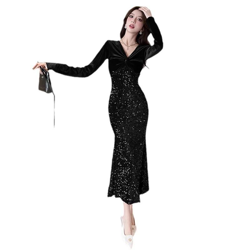 Женское платье из бархата с пайетками, сшитое в стиле хай-тек