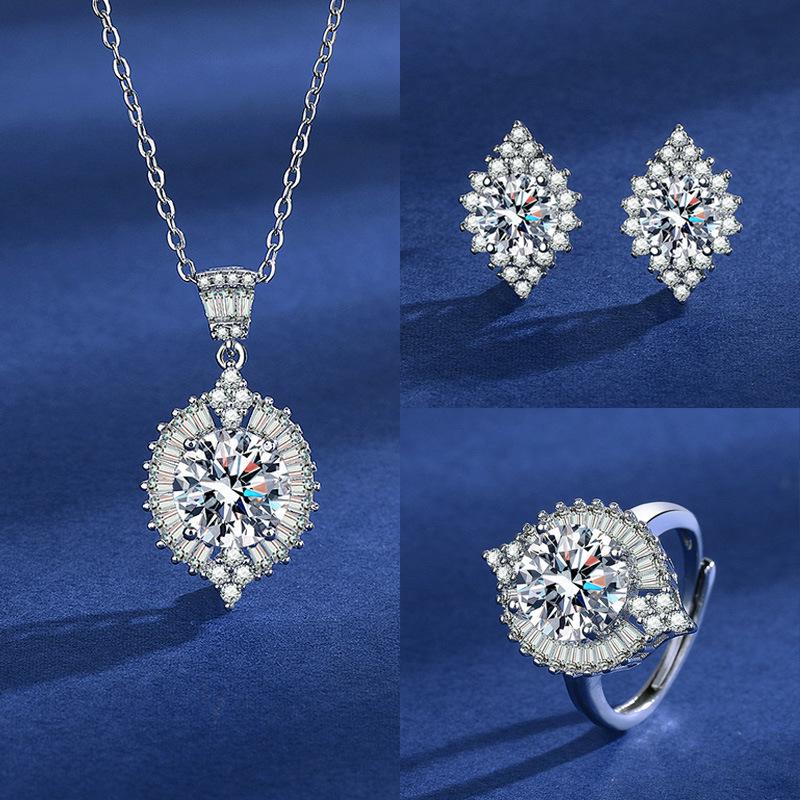 Многоцветный набор украшений с драгоценными камнями: корона королевы, колье, кольцо, серьги и кулон для женщин