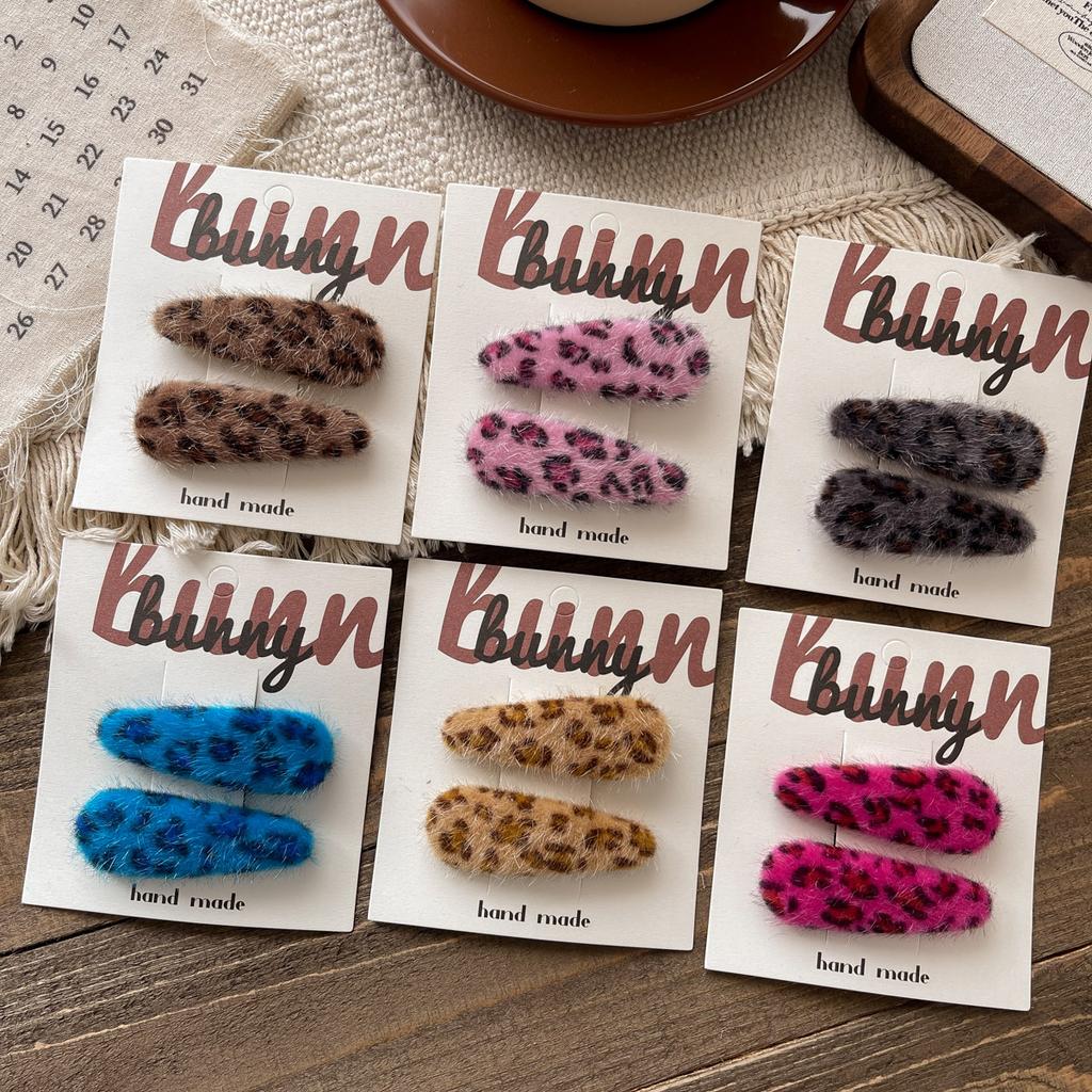 2 шт. Милые крутые плюшевые заколки-клипсы для детей с леопардовым принтом, корейские милые заколки для маленьких девочек для непослушных волос и челки, аксессуары для укладки волос