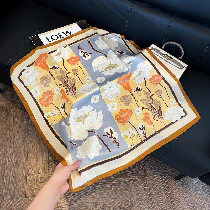 Spring and summer square scarf Korean version of women's scarf decorative binding wrist exquisite foreign style neck protection windproof headscarf