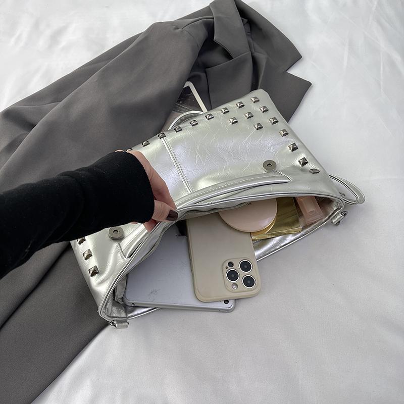 2024 летняя женская сумка-клатч с клапаном, сумка через плечо, корейская модная женская противоугонная сумка-конверт, женская золотистая, черная заклепка, повседневные сумки на плечо