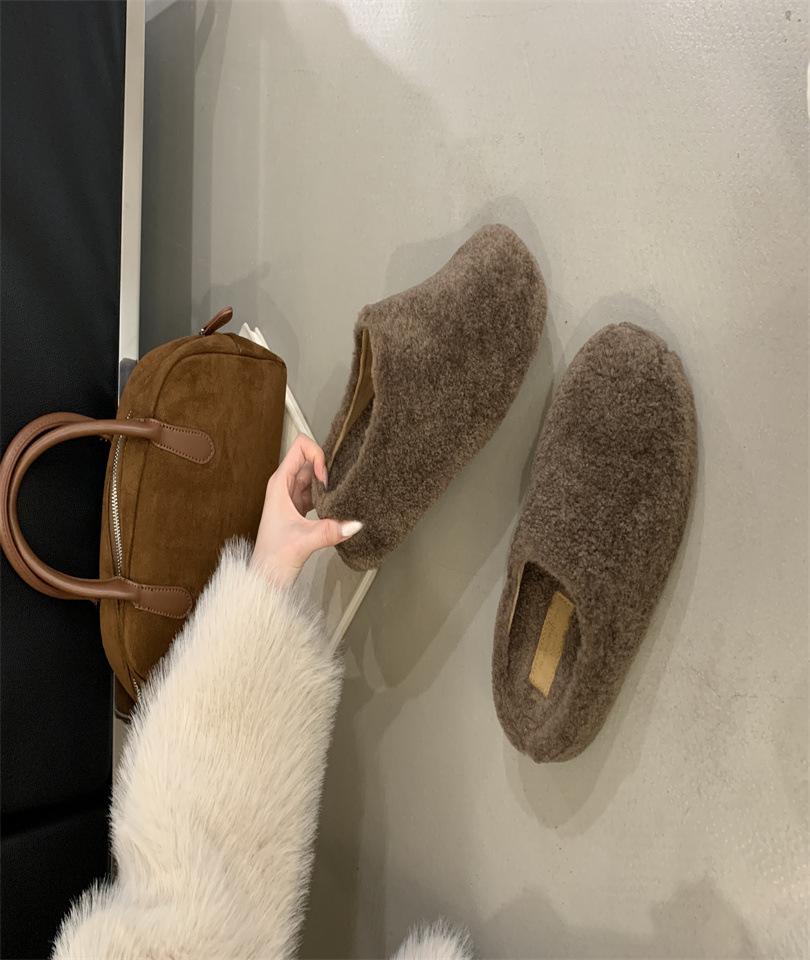 2025 осень и зима новые универсальные пушистые тапочки женские для улицы домашние на толстой подошве бархатные теплые тапочки-мешки с хлопком для женщин