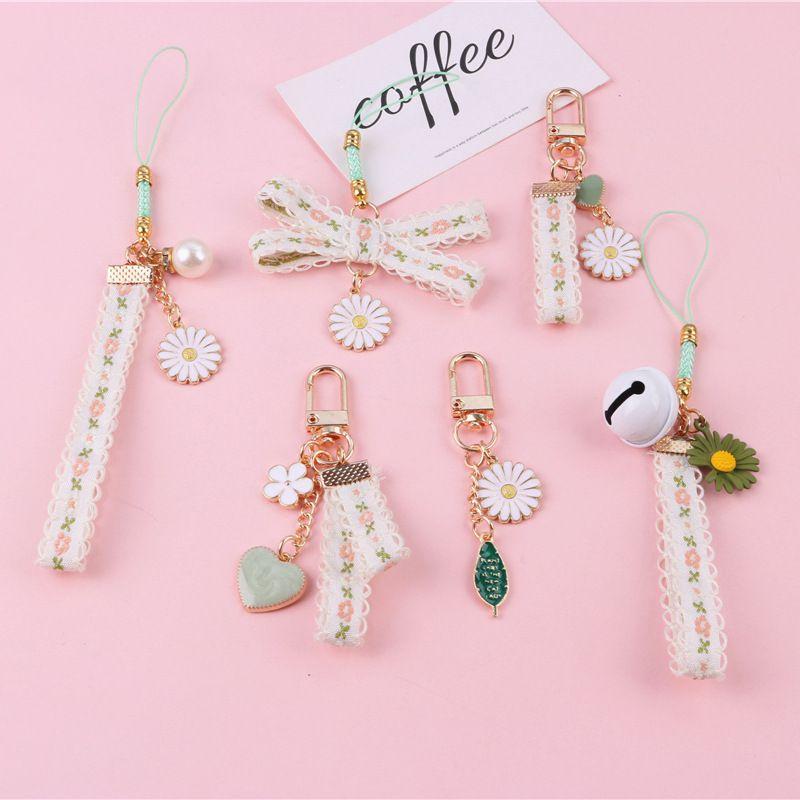 Ins Style Daisy Keychain Pendant For Fashionable Bag Decoration And Gifting