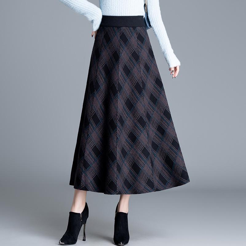 Клетчатая трикотажная миди-юбка А-силуэта с эластичной талией - Коллекция Осень 2025