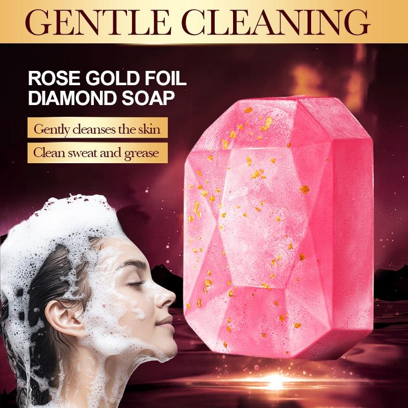 Мыло ручной работы с эфирными маслами «Золотая фольга и бриллианты» очищает кожу от грязи и загрязнений и имеет стойкий аромат. Подходит для всех типов кожи