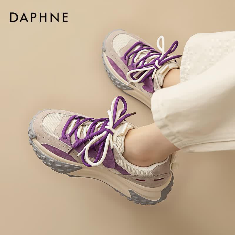 Женские массивные кроссовки на платформе Daphne