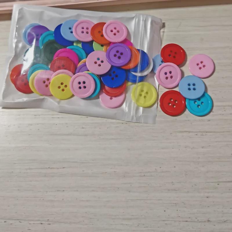 Круглые пуговицы для костюма из смолы 20 мм с тонким краем черного и белого цвета с 4 отверстиями