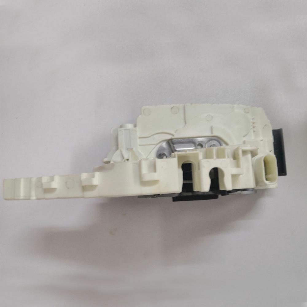 Новый замок правой задней двери для Mercedes-Benz GLK 350 LHD 2010 года, деталь №A2047302435