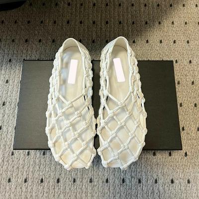 Нишевые дизайнерские туфли-сандалии из полой плетеной сетки, 2025 новинка, низкий каблук, плоская подошва, круглый носок, летние одинарные туфли для женщин