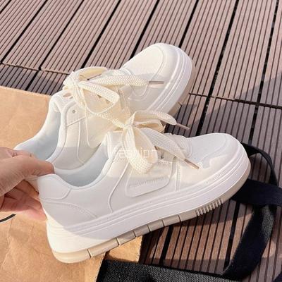 Милые маленькие белые туфли для студентов, женские, лето 2025 года, новые дышащие, универсальные, на толстой подошве, увеличивающие высоту, туфли с большим носком, супер-огненная спортивная обувь