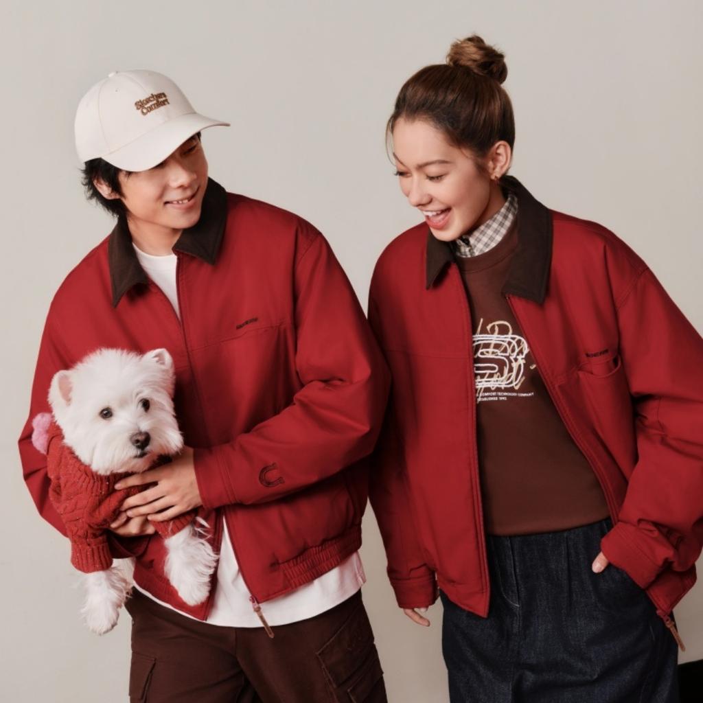 Skechers 26SS CNY Минималистичная Удобная Эстетичная Однотонная Модная Универсальная Классический Дизайн Хлопковая Куртка Унисекс Куртка Бледно-Красная L126U001-03LC