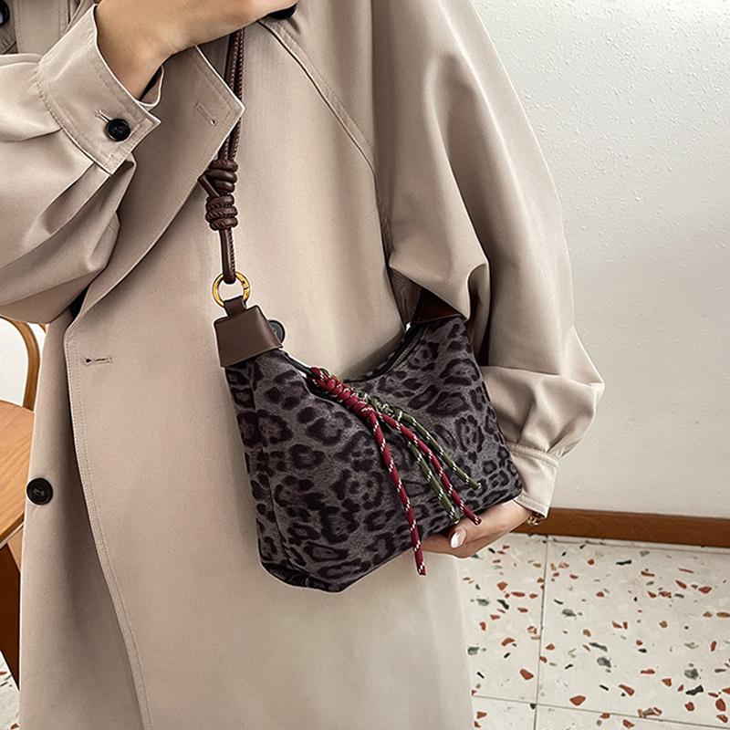 Вместительная замшевая сумка на молнии через плечо, однотонная, модная, трендовая сумка-тоут, мягкая строчка, простая подвеска, сумочка ARI