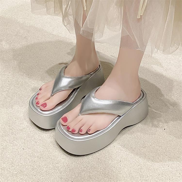Summer Women Pu Rubber Sole Casual Beach Sandal For Relaxed Summer Wear