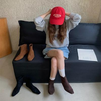 Французские красивые нишевые дизайнерские скошенные плетеные тонкие ботинки инс ветер корейские короткие ботинки 2025 для通勤 эластичные ботинки