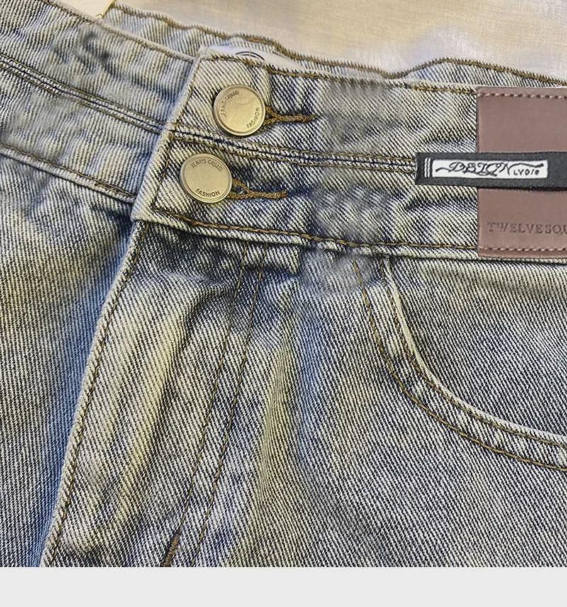 Женские джинсовые шорты А-силуэта с высокой талией и рваными краями — с двумя пуговицами, широкие штанины, очень короткие