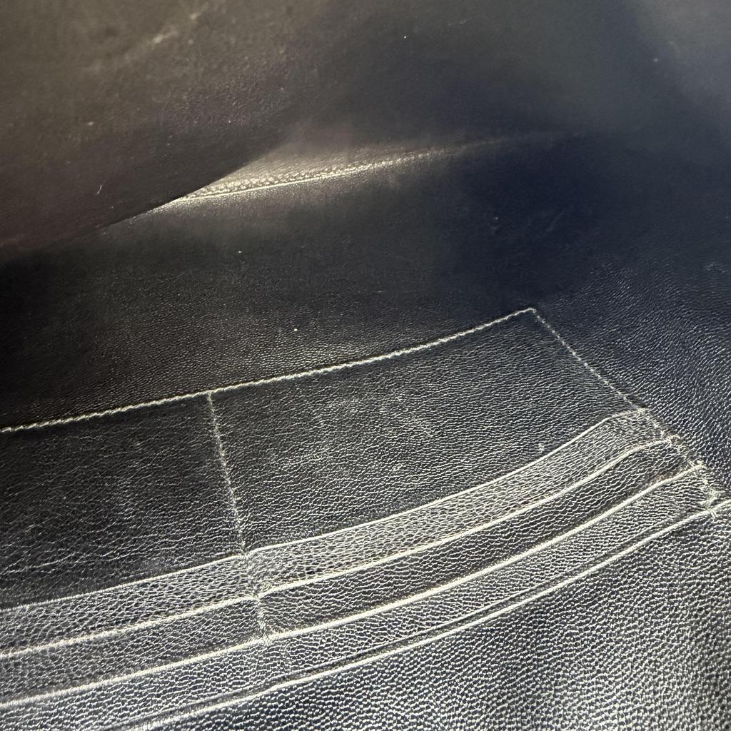 [Pre-Owned] Clutch Black Leather Logo Crosshatch Handbag Silver Hardware - Very Good #1MR3RUN