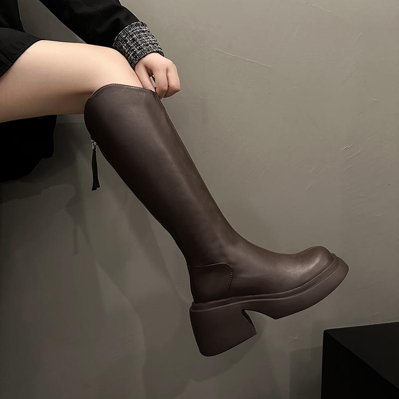 Зимние женские элегантные сапоги на высоком каблуке 2024 года. Зимние сапоги нового стиля с толстой подошвой, длиной до колена, с застежкой-молнией сзади.